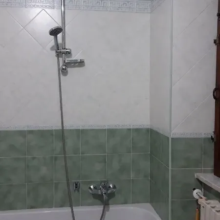 לינה וארוחת בוקר Olympo 3*